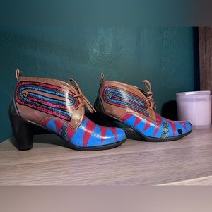 Hand painted booties sz 39 backgammon and cribbage design.